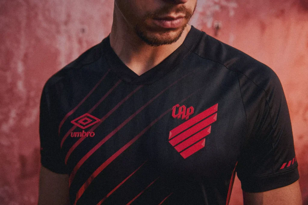 Umbro e Athletico Paranaense apresentam terceiro uniforme para a temporada 2026