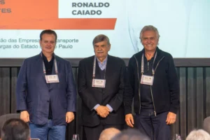 Da esquerda para a direita: Gilberto Kassab (PSD), Ronaldo Caiado (PSD), candidato à Presidência da República, e Carlos Panzan, presidente da FETCESP. Crédito: Divulgação/FETCESP
