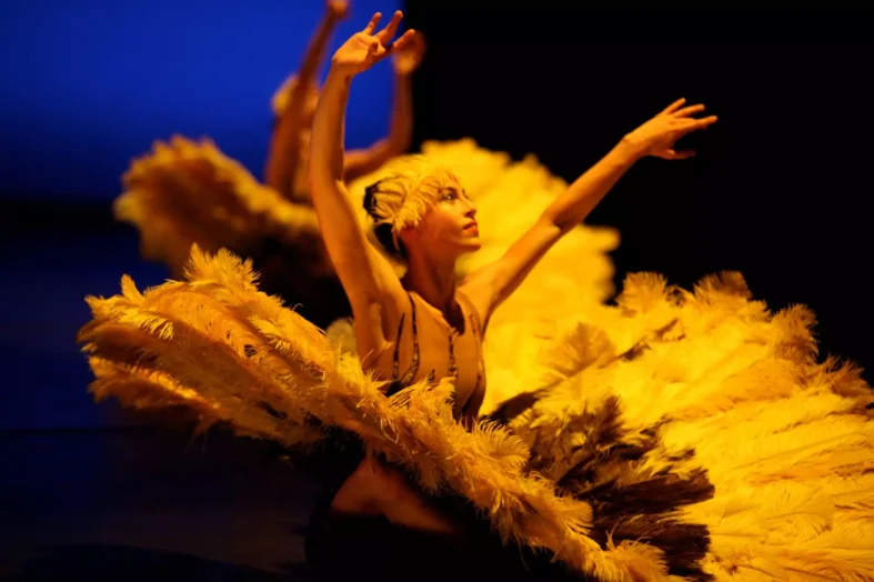 MOMIX – BOTANICA