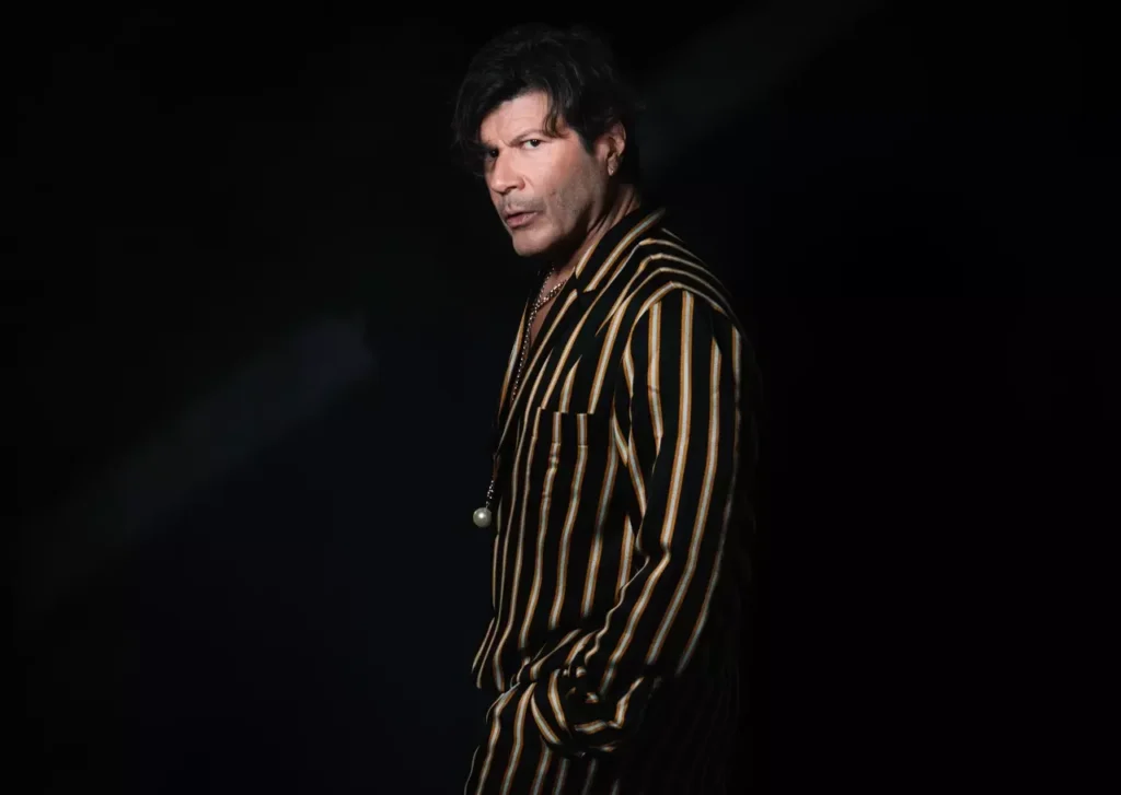 Paulo Ricardo apresenta show de turnê inédita "REINVENTAR" em Curitiba