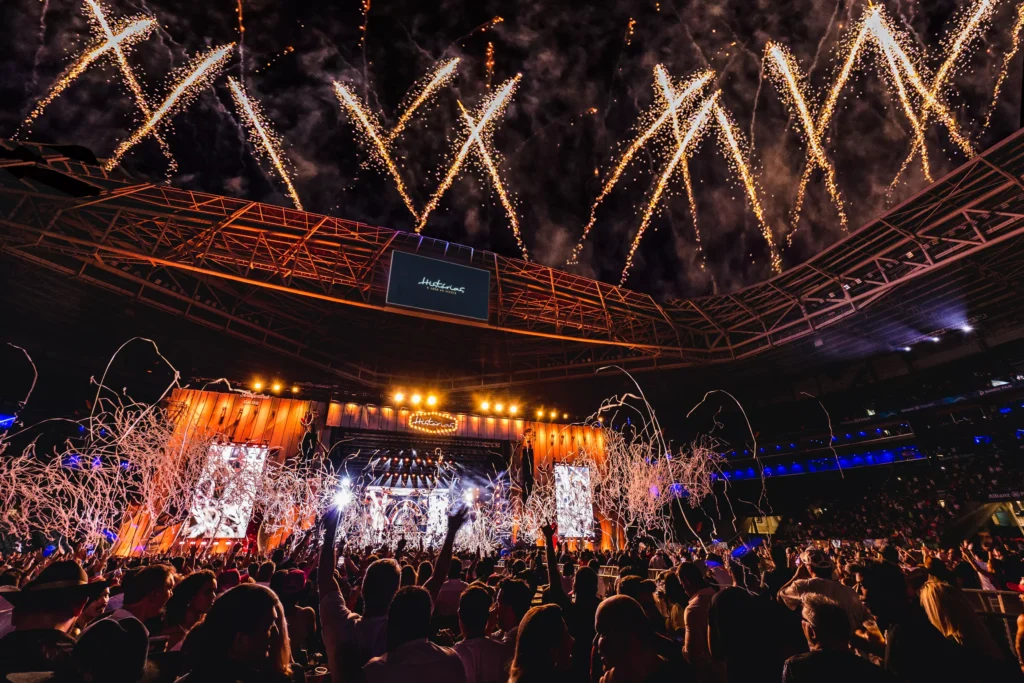 Curitiba recebe a edição que encerra a turnê deste ano, na Arena da Baixada, com Chitãozinho & Xororó, Zezé Di Camargo & Luciano, Bruno & Marrone, Daniel e Gian & Giovani