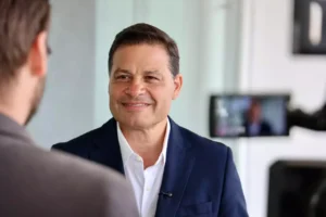 Sandro Alex vai apoiar Flavio Bolsonaro no segundo turno