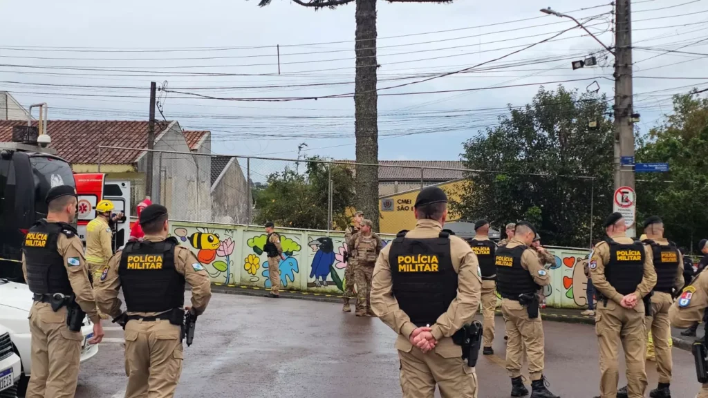 Após intervenção do BOPE, PMPR resgata 13 crianças mantidas reféns em CMEI de Curitiba