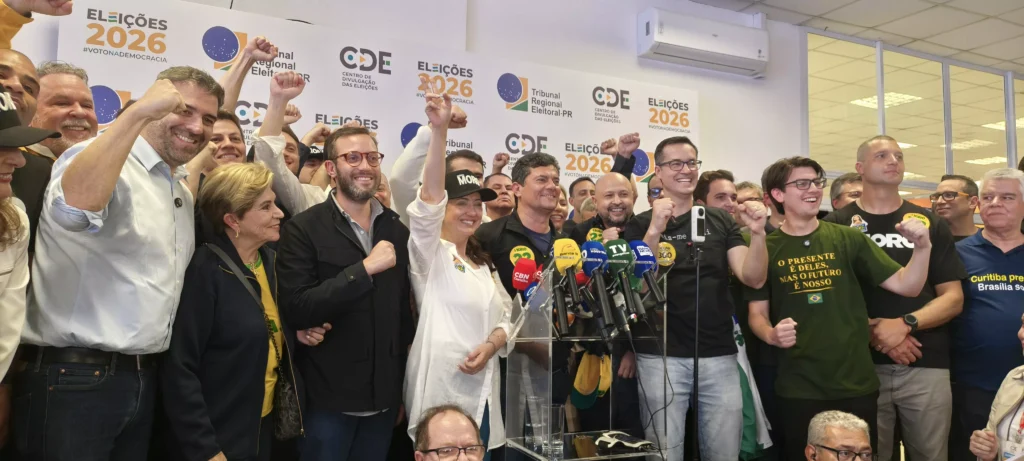 Sérgio Moro, os senadores Filipe Barros e Deltan Dallagnol comemoram eleicao 2026