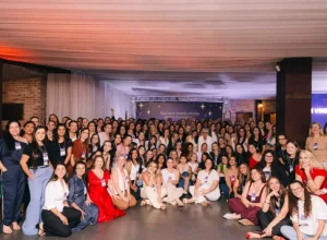 Encontro em Almirante Tamandaré, no dia 30/07, vai promover rodadas de negócios, talk show, palestra e feira de expositores para impulsionar o empreendedorismo feminino Crédito das fotos @alinefelizfotografia