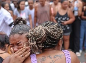 maes-de-mortos-questionam-operacao-no-rio:-“arrancaram-o-braco-dele”