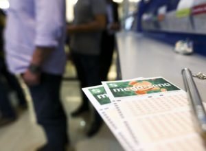mega-sena-acumula-novamente-e-premio-principal-vai-para-r$-55-milhoes