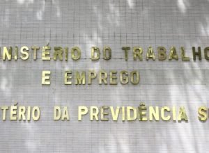 prazo-para-contestar-descontos-indevidos-do-inss-​termina-dia-14