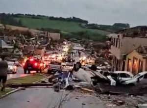 ciclone-causa-destruicao,-deixa-4-mortos-e-400-feridos-no-parana