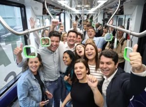 primeiro-na-america-do-sul:-bonde-urbano-digital-comeca-a-operar-entre-pinhais-e-piraquara