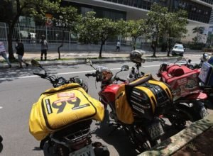 prefeitura-de-sp-regulamenta-mototaxi;-uber-e-99-apontam-ilegalidade