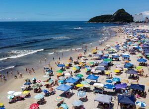 no-parana,-verao-chega-com-muito-calor,-mas-o-natal-sera-de-chuva-no-estado