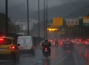 defesa-civil-do-rj-alerta-para-chuvas-intensas-no-estado-ate-segunda