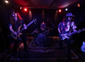 shows-gratuitos:-mpb,-rock-e-sertanejo-agitam-a-1a-semana-dos-palcos-sunset-no-litoral