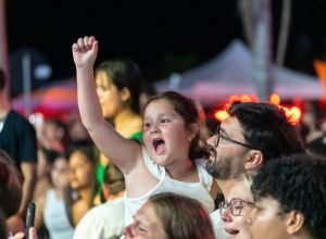 gustavo-mioto-e-jiraya-uai-fazem-shows-cheios-de-interacao-em-pontal-do-parana