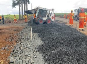 der/pr-faz-melhorias-no-pavimento-de-trevo-rodoviario-em-candoi