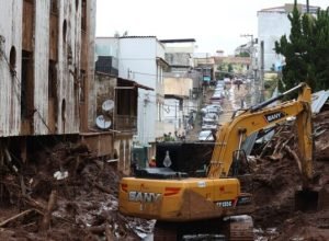 chuva:-inmet-emite-alerta-vermelho-para-regioes-norte-e-noroeste-de-mg