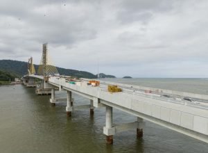 falta-pouco:-estado-divulga-novas-imagens-da-construcao-da-ponte-de-guaratuba