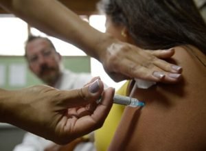 empresas-deverao-informar-trabalhadores-sobre-canceres-e-vacina