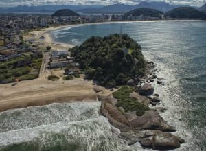 litoral-atraiu-r$-337,9-milhoes-em-investimentos-no-verao,-aponta-estudo-de-licenciamentos