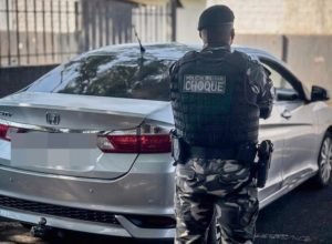 com-ajuda-do-olho-vivo,-policiais-de-maringa-recuperam-carro-furtado-e-adulterado