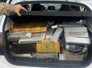 com-olho-vivo,-pmpr-rastreia-veiculo-e-apreende-269-kg-de-maconha-em-umuarama