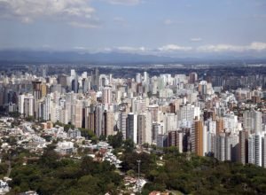 setor-de-servicos-e-turismo-do-parana-crescem-acima-da-media-nacional-nos-ultimos-12-meses