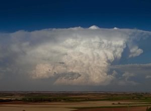 de-olho-no-ceu:-simepar-explica-os-tipos-de-nuvens-que-apresentam-riscos-de-tempestades