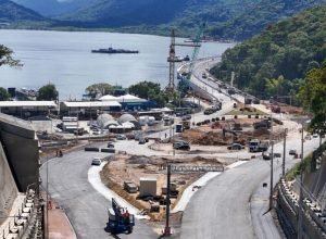 mesmo-com-feriado,-obras-seguem-a-todo-vapor-na-ponte-de-guaratuba