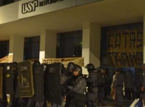 vereadores-provocam-universitarios-em-sp-e-ato-tem-confronto
