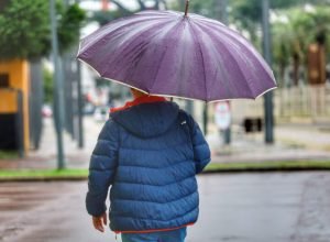 parana-tera-fim-de-semana-chuvoso-e-novo-declinio-das-temperaturas,-preve-simepar