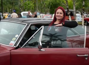 com-mais-de-500-carros-antigos-e-motos,-passeio-celebra-ponte-de-guaratuba