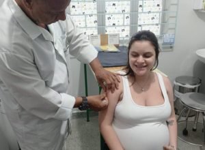 com-vacina-contra-o-vsr-para-gestantes,-parana-tem-queda-de-83%-de-internamentos-de-bebes