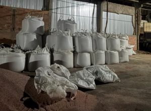 pcpr-prende-7-e-apreende-maquinario-para-adulteracao-de-fertilizantes-em-ponta-grossa