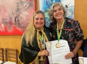 Dyandreia Valverde Portugal, presidente de honra da Alals, e Bebel Ritzmann (Alals/Divulgação)