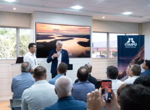Itaipu, municípios lindeiros discutem plano para turismo náutico no Lago de Itaipu