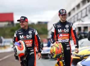 Pilotos da equipe Mobil™ Full Time Sports, Dudu e Rubinho Barrichello se preparam para a etapa da Stock Car em Interlagos Divulgação