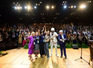 -Carlinhos com diretoria ABRH-PR: experiências para destacar a importância da convivência humana fotos divulgação ABRH-PR