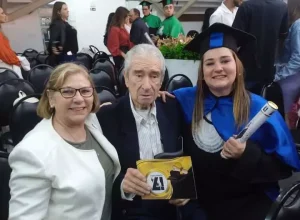 VETERINÁRIO AURELINO MENARIM