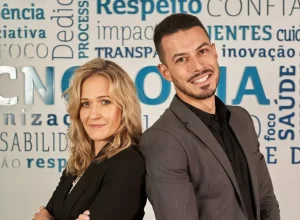 Valda Stange, CEO, e Cleones Hostins, Head de Área Pública da TopMed. Foto: TopMed/Divulgação