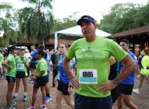 O bicampeão olímpico, Giovane Gávio, correu a prova e mostrou a beleza das Cataratas do Iguaçu para milhares de seguidores Divulgação: CCR Aeroportos