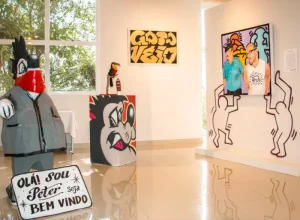 Gata-e-Veio-no-Espaco-de-Arte-Francis-Bacon