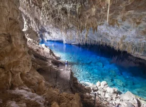Gruta do Lago Azul