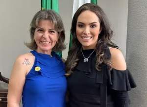 Deputada Maria Victória e a vereadora Daniele Zieber, que vai cuidar do projeto.