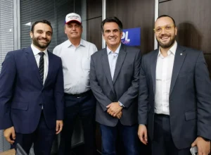 Bolsonaro, Cristiano, deputado Federal Filipe Barros, e o presidente do PL na Bahia, João Roma