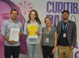 Maria Victoria (PP) firma pacto em defesa da infância e adolescência