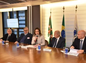 Maria Victoria (PP) defende prefeitura 100% digital em sabatina da ACP