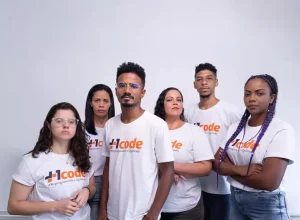 Equipe Mais1Code ( Créditos: Erich Sacco - Da esquerda para a direita Jheniffer Carolline, Bruna Carolina, Diogo Bezerra, Priscila Scardova, Tauan Matos e Priscila Santos)