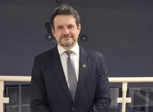 parana__Nova-Diretoria-CRM-PR-gestao-2023-2028 - 1-