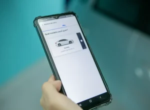 Locação evita variações de bandeira por horário e demanda, além de ser uma opção 100% online Créditos: Ebraim Martini/V1